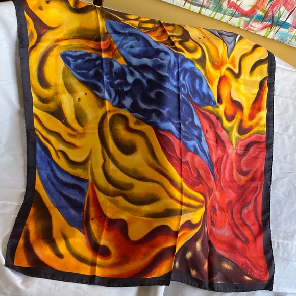 Louis Vuitton , Silk Scarf - Picture 1 of 14